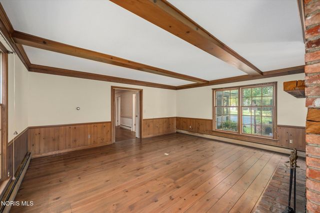 42 Back Bay Road, Bowling Green, OH 43402