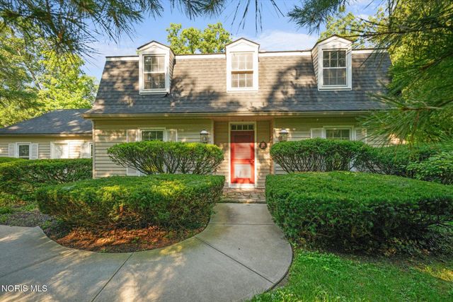 42 Back Bay Road, Bowling Green, OH 43402