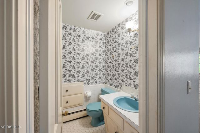 42 Back Bay Road, Bowling Green, OH 43402