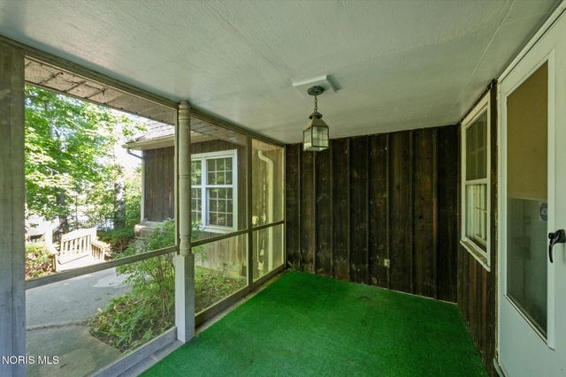 42 Back Bay Road, Bowling Green, OH 43402