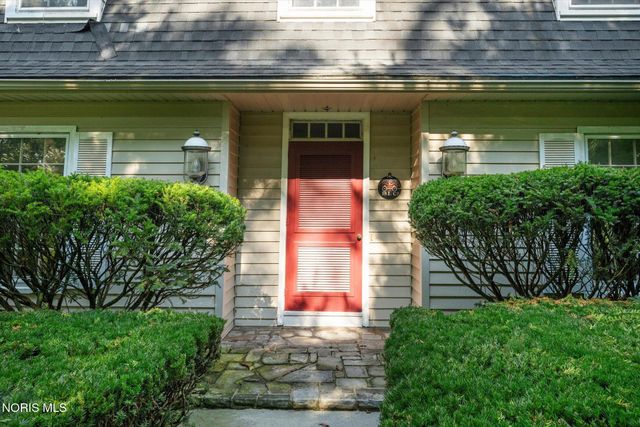 42 Back Bay Road, Bowling Green, OH 43402