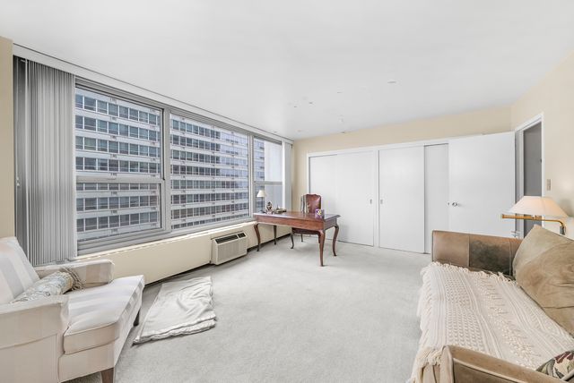 3600 N Lake Shore Drive 1701, Chicago, IL 60613