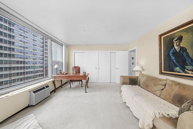 3600 N Lake Shore Drive 1701, Chicago, IL 60613