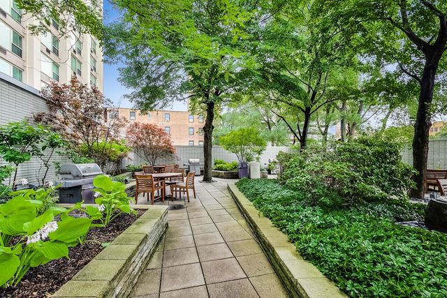 3600 N Lake Shore Drive 1701, Chicago, IL 60613