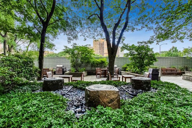 3600 N Lake Shore Drive 1701, Chicago, IL 60613