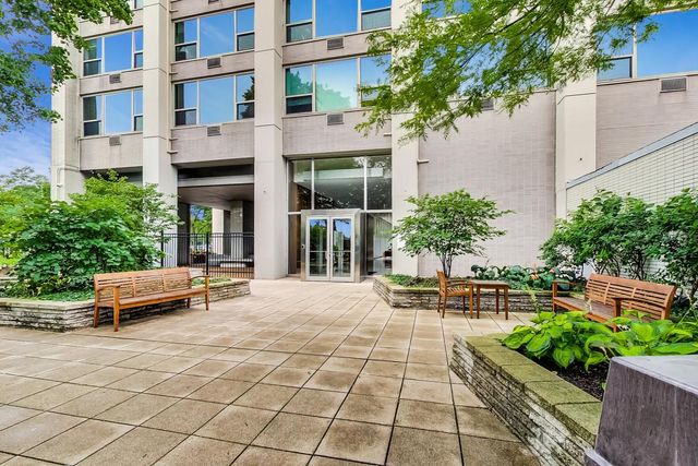 3600 N Lake Shore Drive 1701, Chicago, IL 60613
