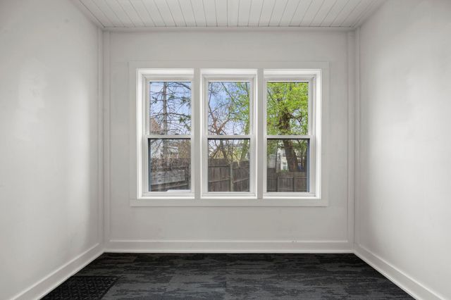 194 Logan Avenue N, Minneapolis, MN 55405