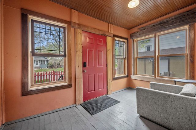 194 Logan Avenue N, Minneapolis, MN 55405