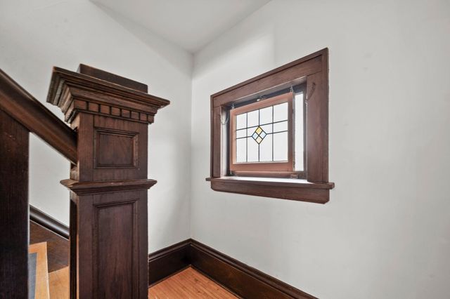 194 Logan Avenue N, Minneapolis, MN 55405