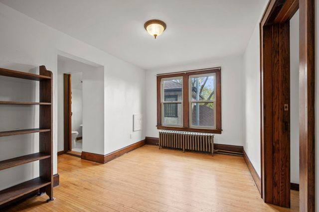 194 Logan Avenue N, Minneapolis, MN 55405