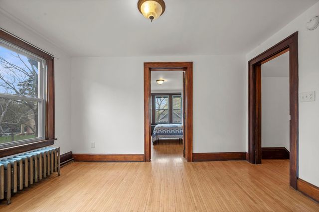 194 Logan Avenue N, Minneapolis, MN 55405