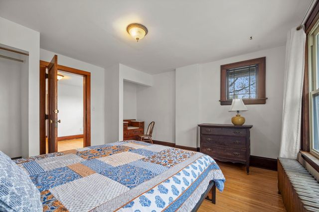 194 Logan Avenue N, Minneapolis, MN 55405