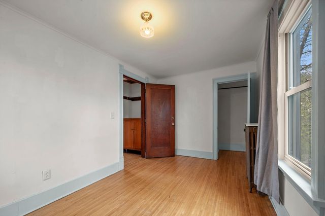 194 Logan Avenue N, Minneapolis, MN 55405