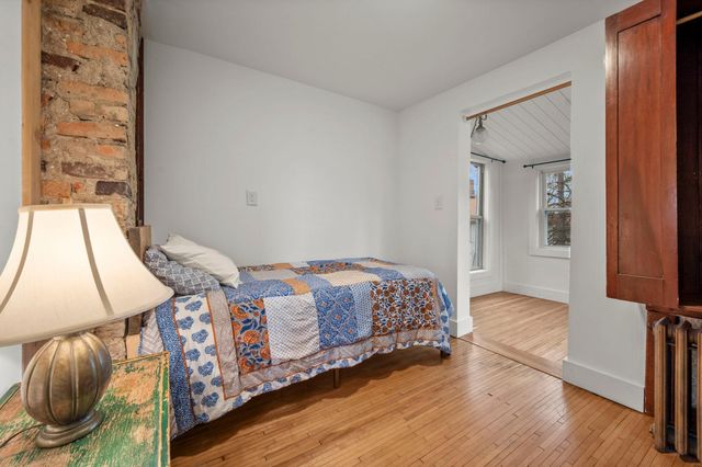 194 Logan Avenue N, Minneapolis, MN 55405