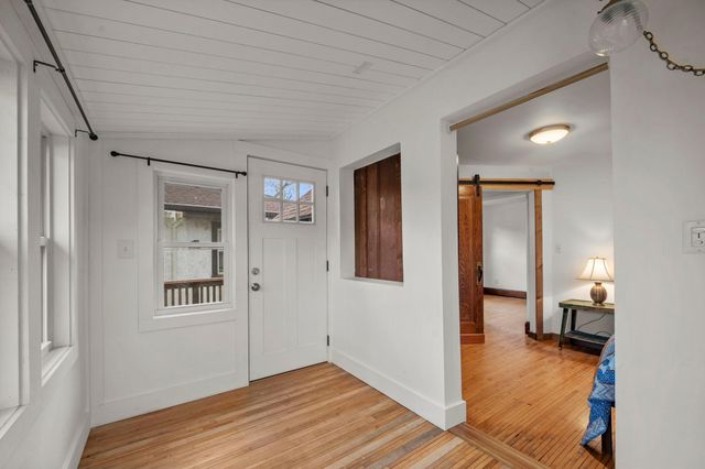 194 Logan Avenue N, Minneapolis, MN 55405