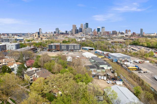 194 Logan Avenue N, Minneapolis, MN 55405
