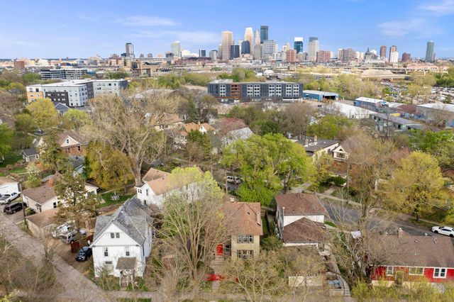 194 Logan Avenue N, Minneapolis, MN 55405