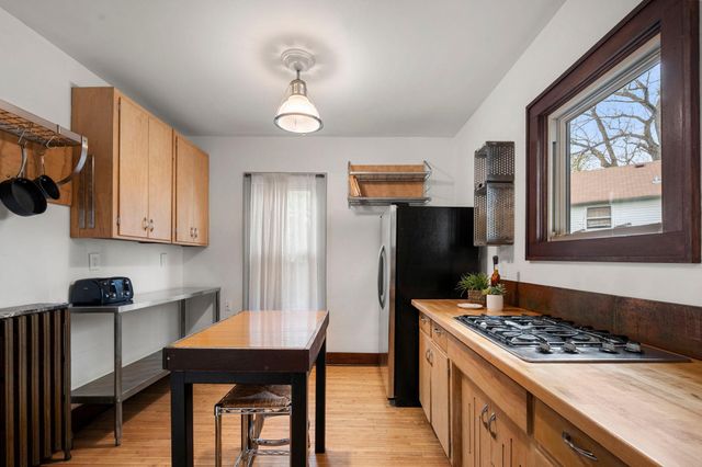 194 Logan Avenue N, Minneapolis, MN 55405