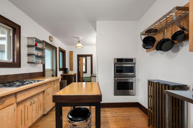 194 Logan Avenue N, Minneapolis, MN 55405