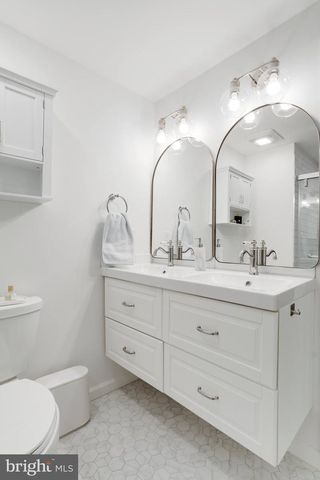 10582 REEDS LANDING CIR, Burke, VA 22015