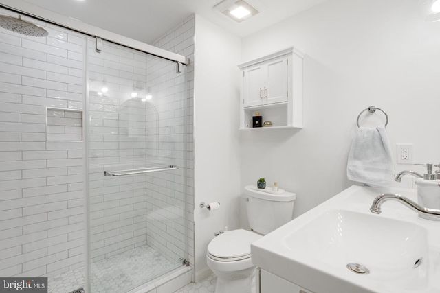 10582 REEDS LANDING CIR, Burke, VA 22015