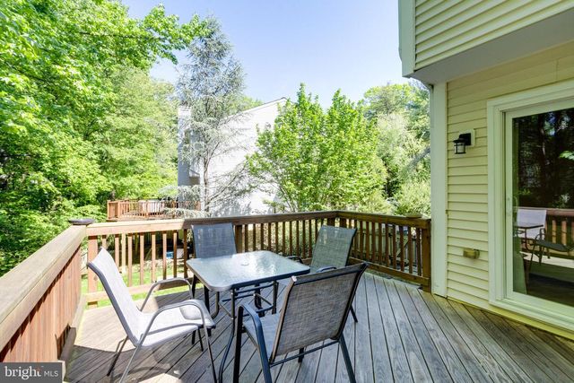 10582 REEDS LANDING CIR, Burke, VA 22015