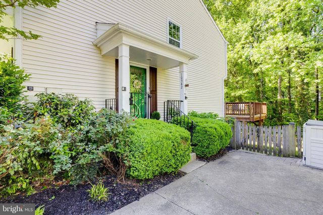 10582 REEDS LANDING CIR, Burke, VA 22015