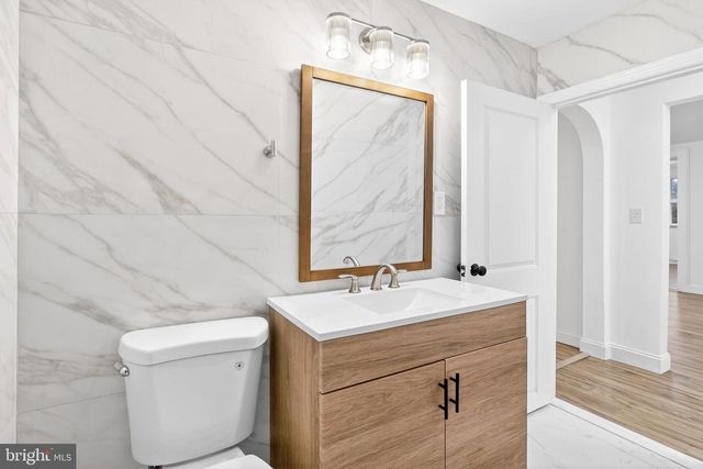 4004 OAK ST, Wilmington, DE 19808