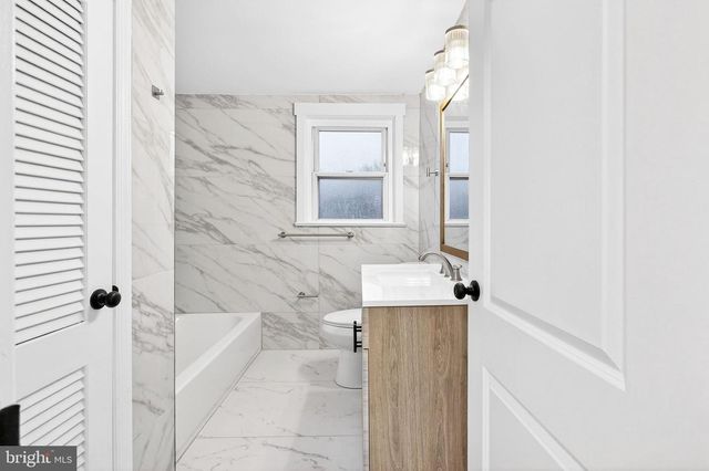 4004 OAK ST, Wilmington, DE 19808