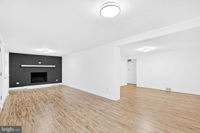 4004 OAK ST, Wilmington, DE 19808