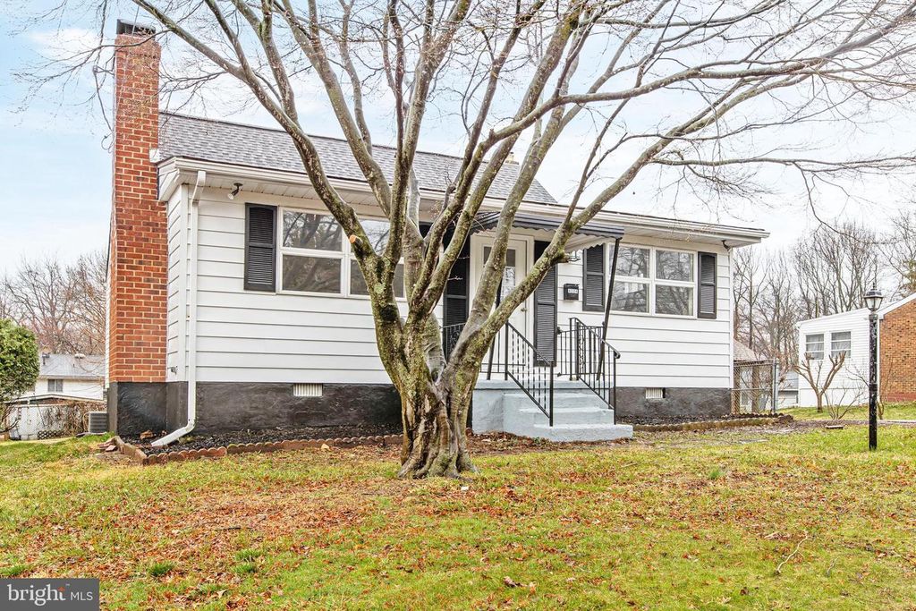 4004 OAK ST, Wilmington, DE 19808