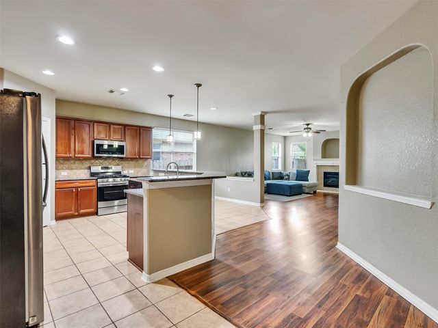 307 Autumn Creek Lane, Richmond, TX 77406