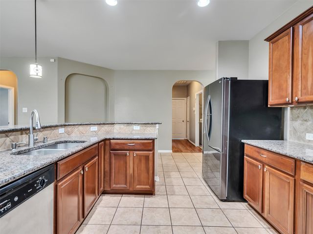 307 Autumn Creek Lane, Richmond, TX 77406