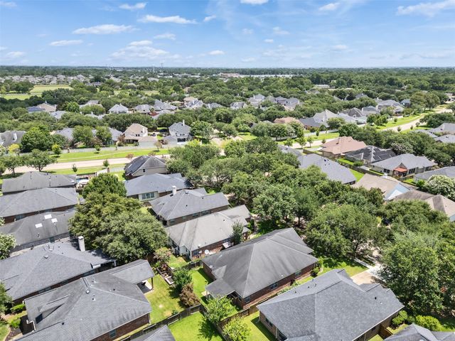 307 Autumn Creek Lane, Richmond, TX 77406