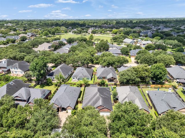 307 Autumn Creek Lane, Richmond, TX 77406