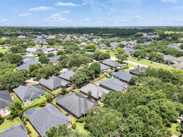 307 Autumn Creek Lane, Richmond, TX 77406