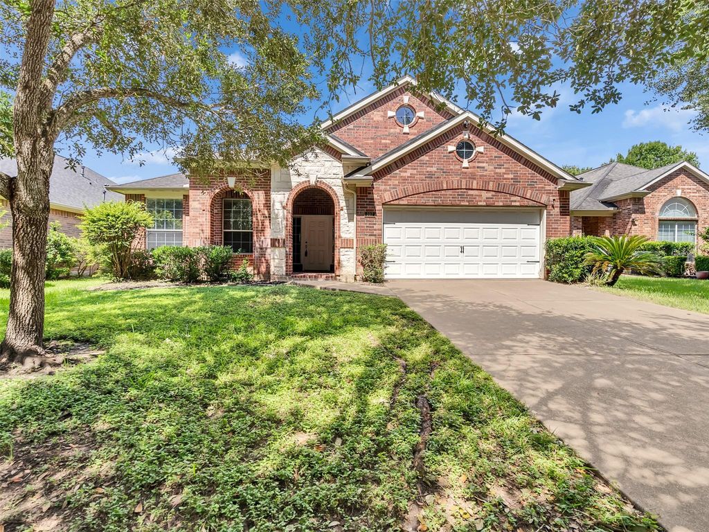 307 Autumn Creek Lane, Richmond, TX 77406