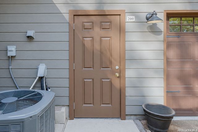 333 E Hafer Unit 200, San Antonio, TX 78214