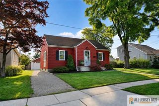 17 Fisher Avenue, Middlesex, NJ 08846