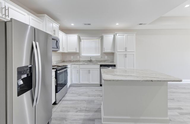 911 N Lemacks Street, Walterboro, SC 29488