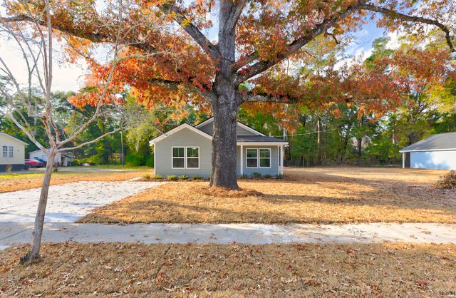 911 N Lemacks Street, Walterboro, SC 29488