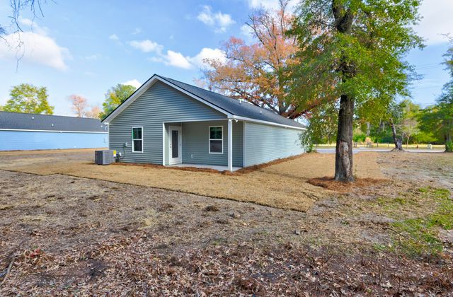 911 N Lemacks Street, Walterboro, SC 29488