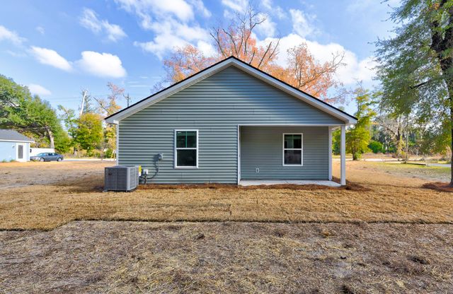 911 N Lemacks Street, Walterboro, SC 29488