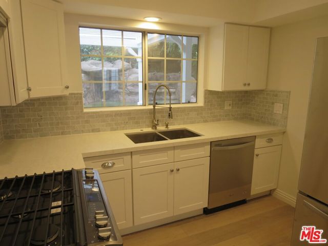 18232 ROSITA Street, Tarzana (los Angeles), CA 91356
