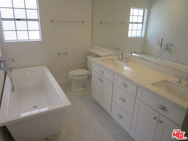 18232 ROSITA Street, Tarzana (los Angeles), CA 91356