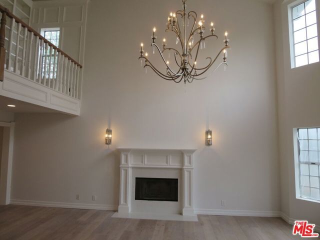 18232 ROSITA Street, Tarzana (los Angeles), CA 91356