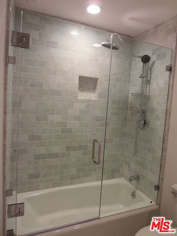 18232 ROSITA Street, Tarzana (los Angeles), CA 91356