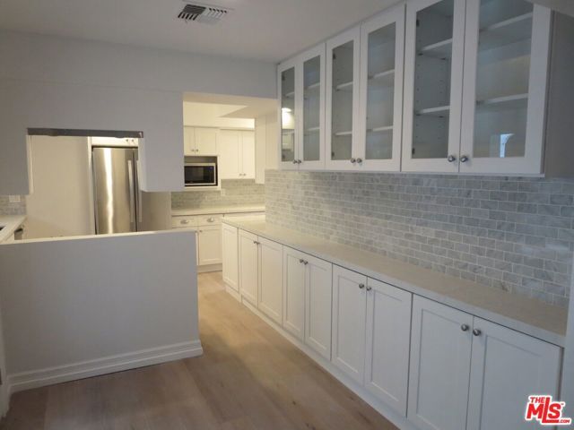 18232 ROSITA Street, Tarzana (los Angeles), CA 91356