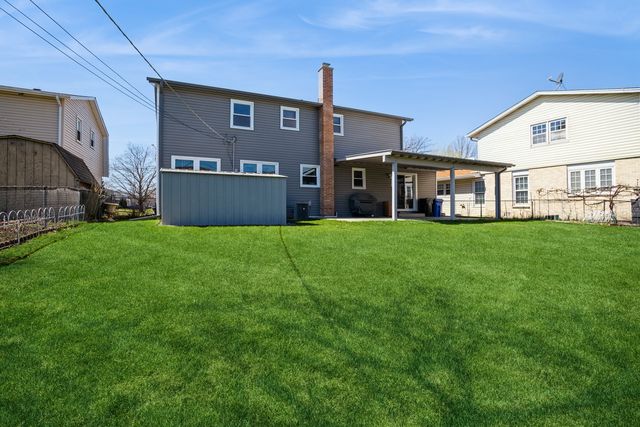1109 S Lavergne Drive, Mount Prospect, IL 60056