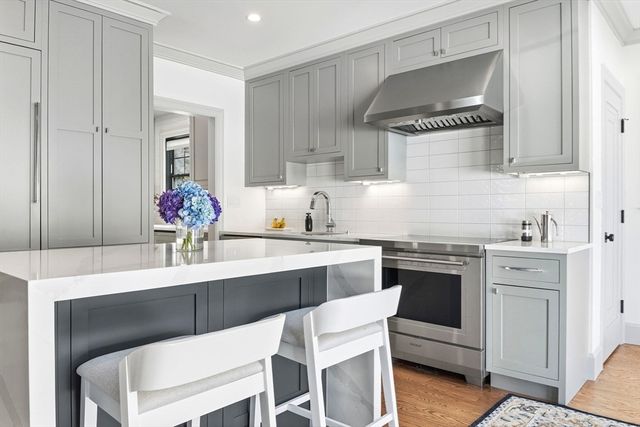 8 Stetson St, Brookline, MA 02446